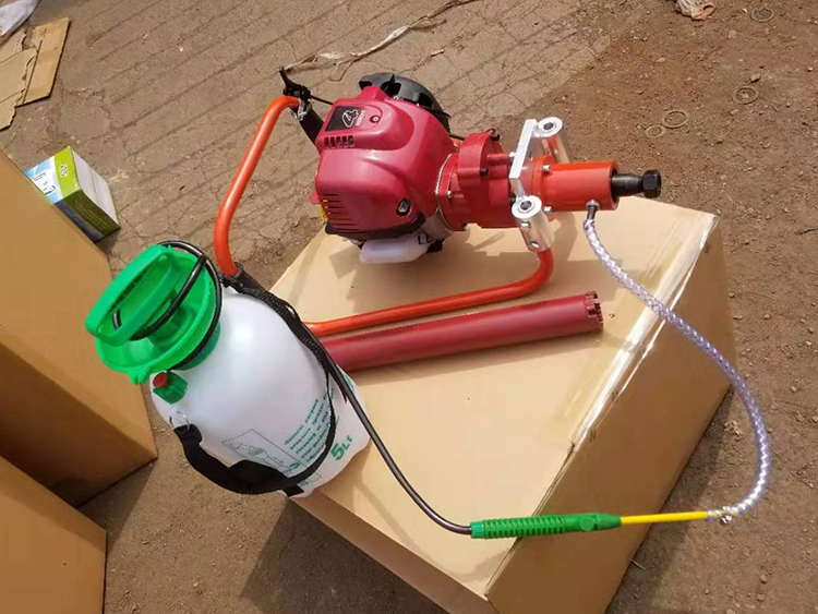 NLQ-45型(xíng)内燃砼枕螺(luo)栓鑽取機