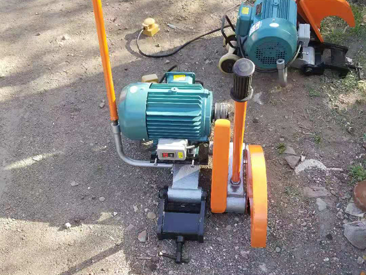 DQG-4型電(diàn)動鋼軌(guǐ)鋸軌機(ji)