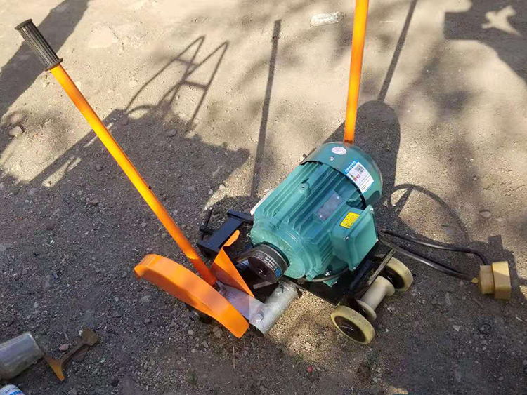 DQG-4型電動(dòng)鋼軌鋸軌機(ji) 