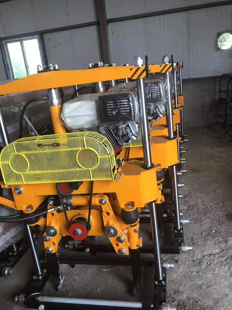 YD-22型液壓線路(lu)搗固機