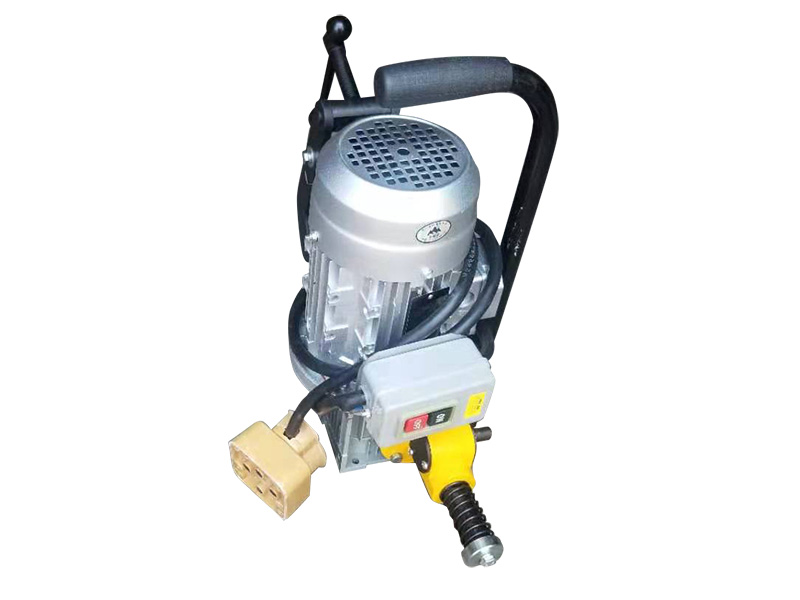 DZG-31型(xing)電動空心(xīn)鋼軌鑽孔(kǒng)機 