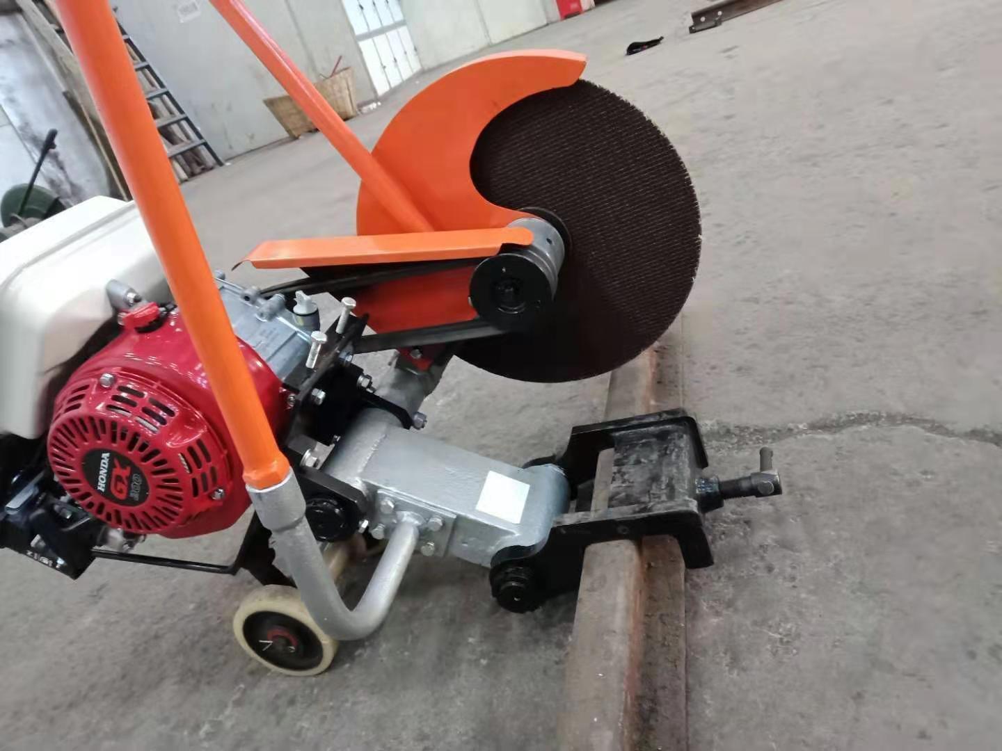 NQG-6.5II型内燃鋼軌(guǐ)鋸軌機 